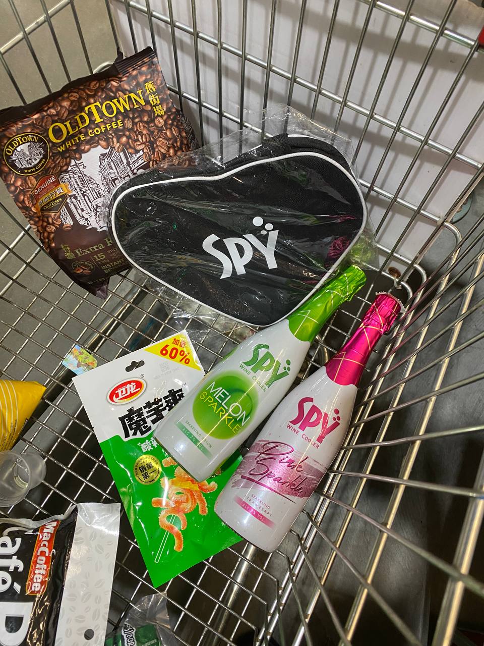 SPY Sparkle Fruit Revolutionizing FMCG Distribution with Da Houg Heng at Makro Cambodia - Image 31